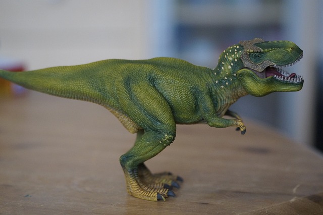 DIY dinosaur legetøj: Lav det selv med børnene